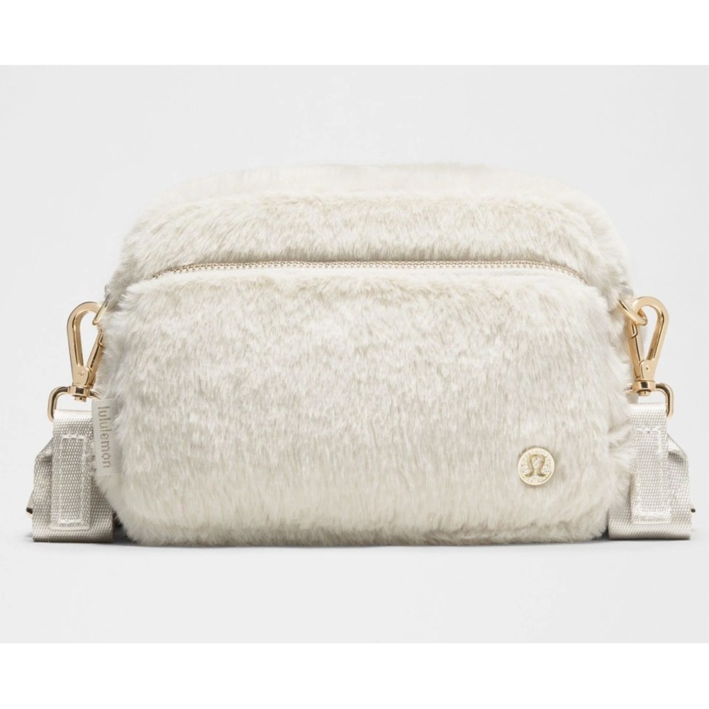 Lululemon Everywhere Crossbody Bag 2L Plush Fleece Natural Ivory Gold NWT